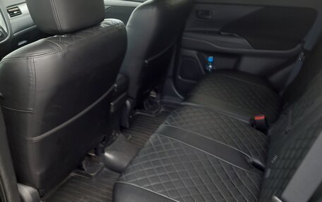 Mitsubishi Outlander III рестайлинг 3, 2018 год, 1 870 000 рублей, 7 фотография