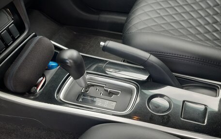 Mitsubishi Outlander III рестайлинг 3, 2018 год, 1 870 000 рублей, 10 фотография