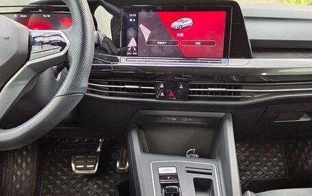 Volkswagen Golf VIII, 2022 год, 1 410 000 рублей, 13 фотография