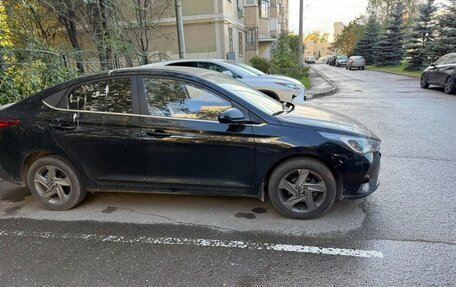 Hyundai Solaris II рестайлинг, 2021 год, 1 800 000 рублей, 1 фотография
