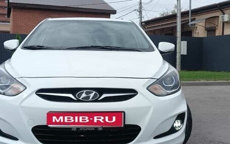 Hyundai Solaris II рестайлинг, 2012 год, 800 000 рублей, 1 фотография