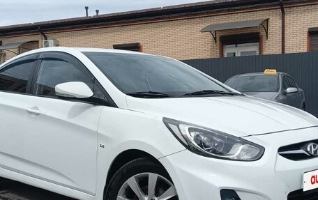 Hyundai Solaris II рестайлинг, 2012 год, 800 000 рублей, 3 фотография