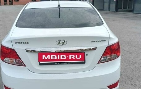 Hyundai Solaris II рестайлинг, 2012 год, 800 000 рублей, 5 фотография