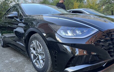 Hyundai Sonata VIII, 2021 год, 2 500 000 рублей, 2 фотография