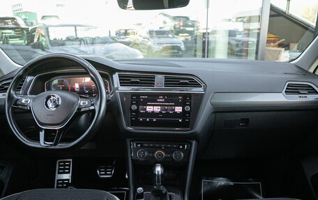 Volkswagen Tiguan II, 2019 год, 2 495 000 рублей, 15 фотография