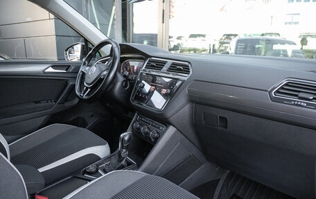 Volkswagen Tiguan II, 2019 год, 2 495 000 рублей, 19 фотография