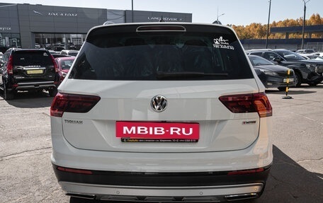 Volkswagen Tiguan II, 2019 год, 2 495 000 рублей, 8 фотография