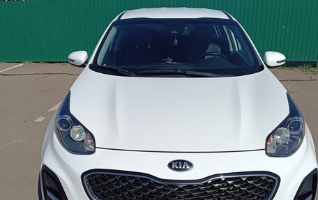KIA Sportage IV рестайлинг, 2020 год, 2 200 000 рублей, 1 фотография