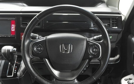 Honda Stepwgn IV, 2016 год, 1 769 000 рублей, 16 фотография