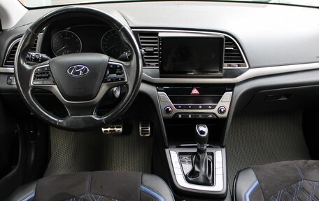 Hyundai Elantra VI рестайлинг, 2017 год, 1 399 000 рублей, 9 фотография