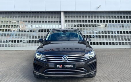 Volkswagen Touareg III, 2015 год, 2 867 000 рублей, 2 фотография
