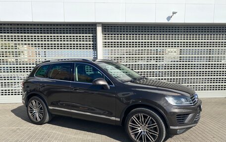 Volkswagen Touareg III, 2015 год, 2 867 000 рублей, 3 фотография