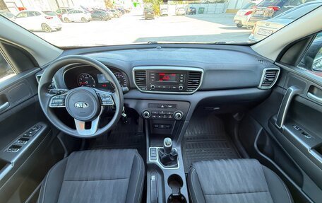 KIA Sportage IV рестайлинг, 2018 год, 1 997 000 рублей, 31 фотография