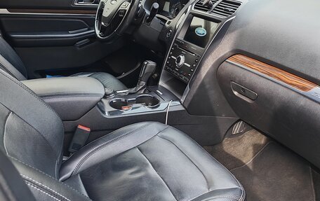 Ford Explorer VI, 2017 год, 2 350 000 рублей, 7 фотография