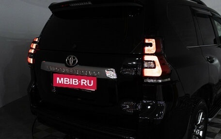 Toyota Land Cruiser Prado 150 рестайлинг 2, 2018 год, 5 679 898 рублей, 32 фотография