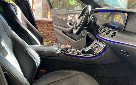 Mercedes-Benz E-Класс, 2017 год, 3 300 000 рублей, 5 фотография