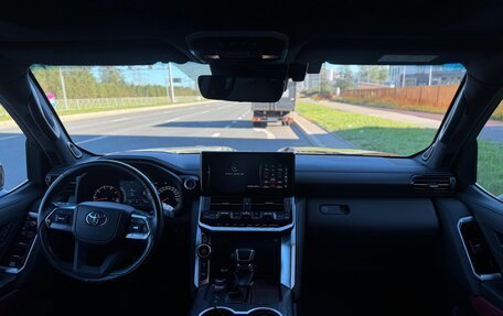 Toyota Land Cruiser, 2022 год, 12 000 000 рублей, 8 фотография