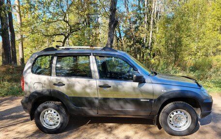Chevrolet Niva I рестайлинг, 2016 год, 535 000 рублей, 4 фотография