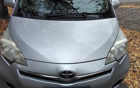 Toyota Ractis II, 2011 год, 690 000 рублей, 2 фотография