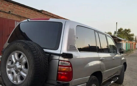 Toyota Land Cruiser 100 рестайлинг 2, 1998 год, 1 380 000 рублей, 2 фотография