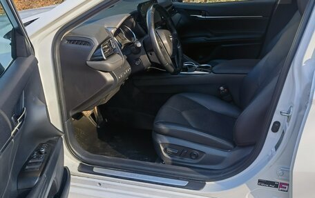 Toyota Camry, 2021 год, 3 850 000 рублей, 6 фотография