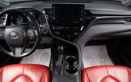 Toyota Camry, 2022 год, 2 399 000 рублей, 7 фотография