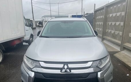 Mitsubishi Outlander III рестайлинг 3, 2015 год, 1 600 000 рублей, 1 фотография