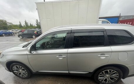 Mitsubishi Outlander III рестайлинг 3, 2015 год, 1 600 000 рублей, 3 фотография