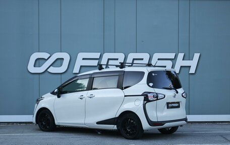 Toyota Sienta II, 2018 год, 1 799 000 рублей, 2 фотография