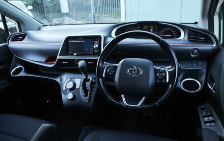 Toyota Sienta II, 2018 год, 1 799 000 рублей, 6 фотография