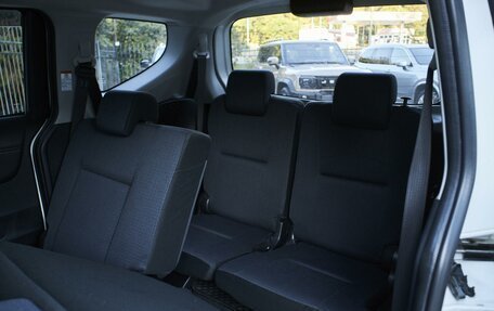 Toyota Sienta II, 2018 год, 1 799 000 рублей, 9 фотография
