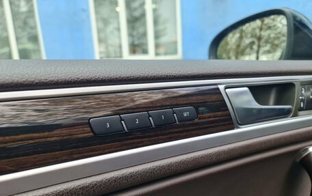 Volkswagen Touareg III, 2015 год, 2 800 000 рублей, 20 фотография