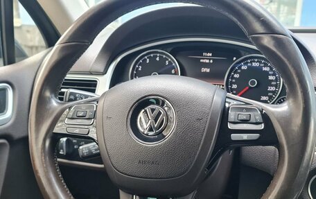 Volkswagen Touareg III, 2015 год, 2 800 000 рублей, 40 фотография