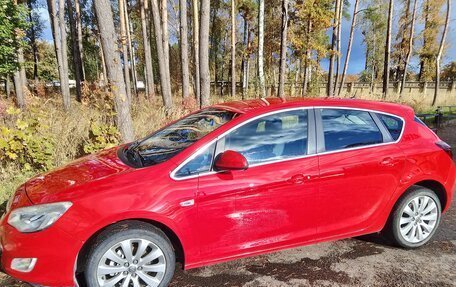 Opel Astra J, 2012 год, 560 000 рублей, 2 фотография