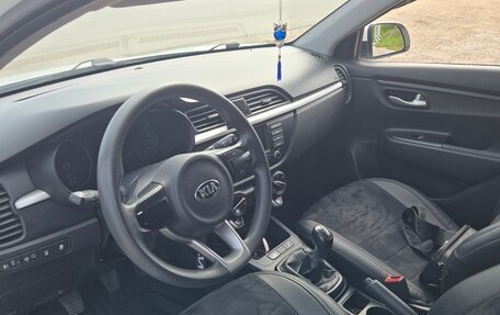 KIA Rio IV, 2018 год, 1 350 000 рублей, 6 фотография