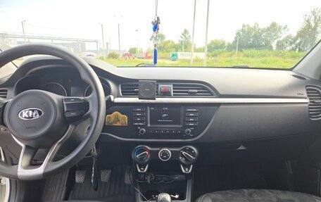 KIA Rio IV, 2018 год, 1 350 000 рублей, 8 фотография