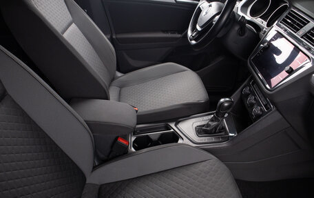 Volkswagen Tiguan II, 2020 год, 2 649 000 рублей, 17 фотография