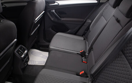 Volkswagen Tiguan II, 2020 год, 2 649 000 рублей, 19 фотография