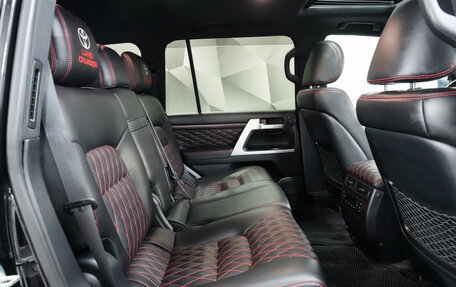 Toyota Land Cruiser 200, 2018 год, 5 995 000 рублей, 13 фотография