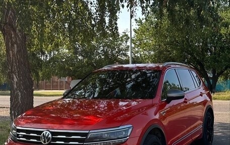 Volkswagen Tiguan II, 2019 год, 4 100 000 рублей, 1 фотография
