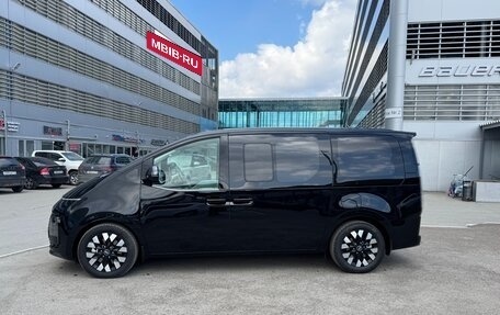 Hyundai Staria, 2024 год, 8 600 000 рублей, 2 фотография