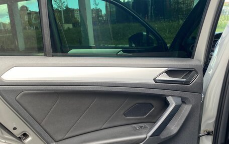 Volkswagen Tiguan II, 2018 год, 2 700 000 рублей, 9 фотография