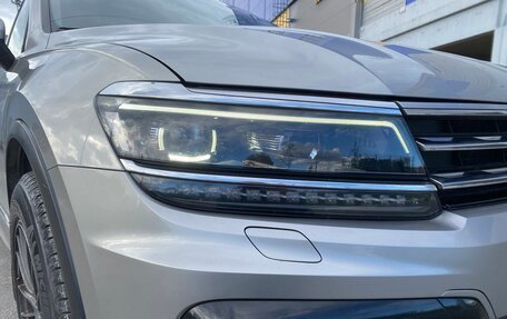Volkswagen Tiguan II, 2018 год, 2 700 000 рублей, 16 фотография