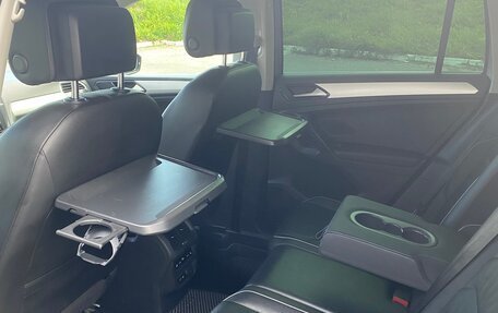 Volkswagen Tiguan II, 2018 год, 2 700 000 рублей, 14 фотография