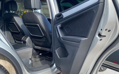 Volkswagen Tiguan II, 2018 год, 2 700 000 рублей, 40 фотография