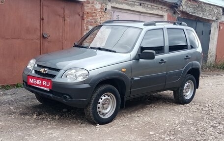 Chevrolet Niva I рестайлинг, 2010 год, 475 000 рублей, 3 фотография