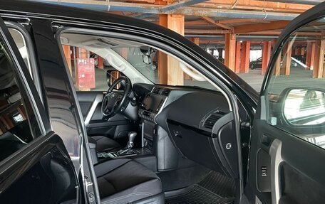 Toyota Land Cruiser Prado 150 рестайлинг 2, 2021 год, 6 500 000 рублей, 3 фотография