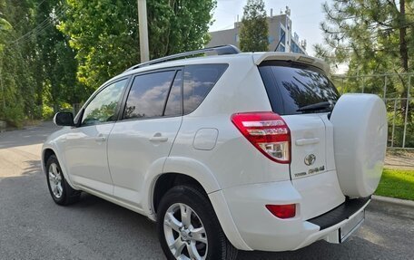 Toyota RAV4, 2010 год, 1 650 000 рублей, 2 фотография