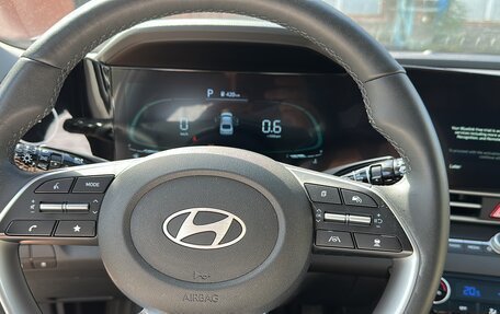 Hyundai Elantra, 2023 год, 1 700 000 рублей, 12 фотография