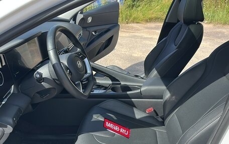 Hyundai Elantra, 2023 год, 1 700 000 рублей, 15 фотография